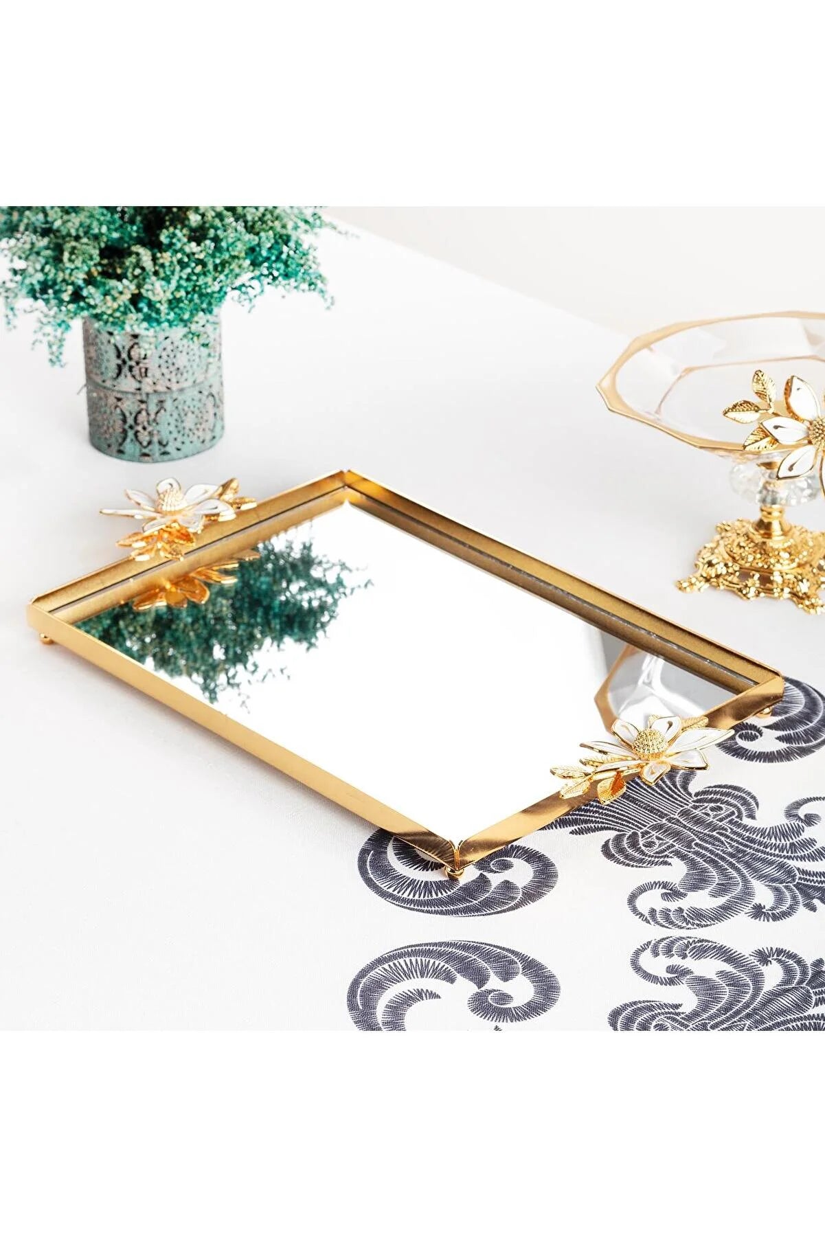 White Flower - Glass presentation tray, 43x23